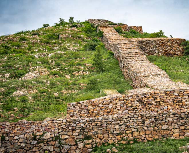 rajgir all tourist places to visit in bihar wall inside 