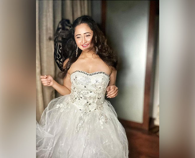 rashmi white look inside 