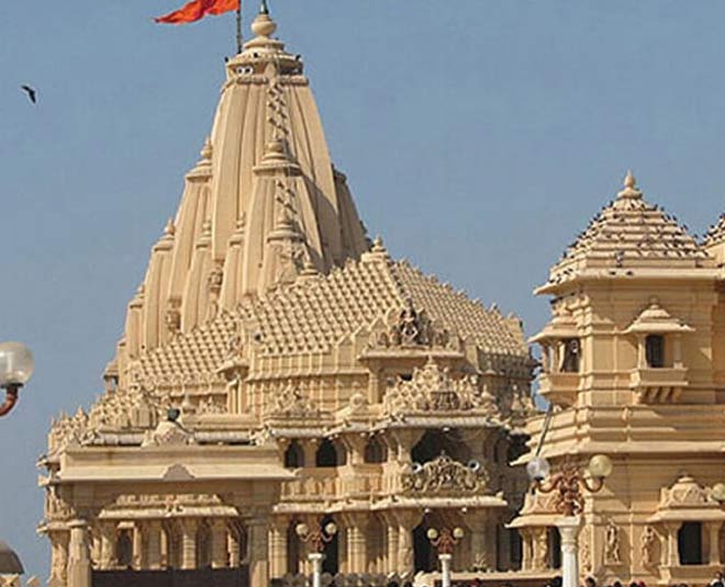 some interesting facts about dwarkadhish temple in gujrat inside 