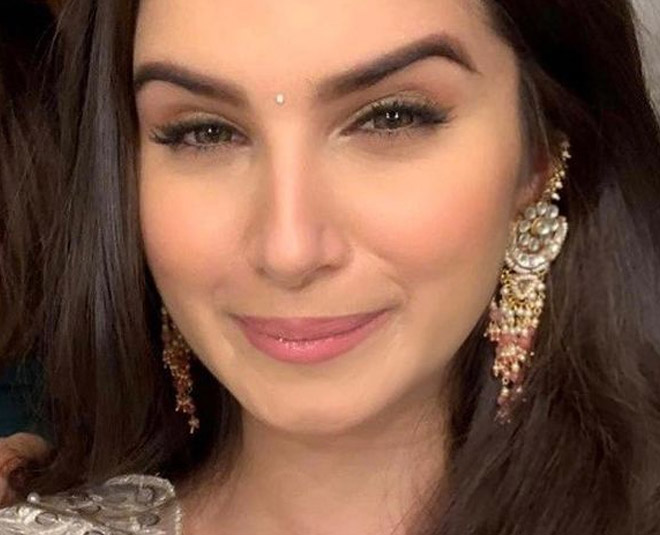 tara sutaria earrings inside 