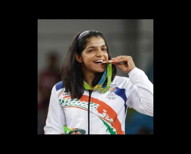 Olympics  indian  women  Wrestlers team