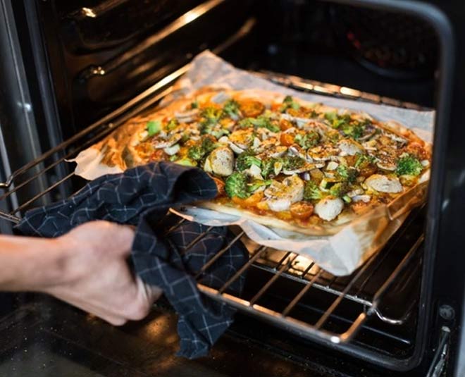 Microwave Vs OTG Oven Usage And Difference Between The Two