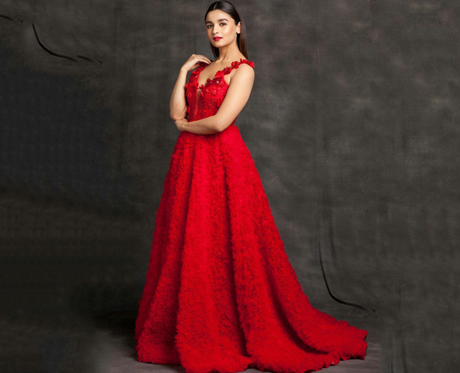 Deepika Padukone dons chic red gown for Day 3 at Cannes 2022 - Articles