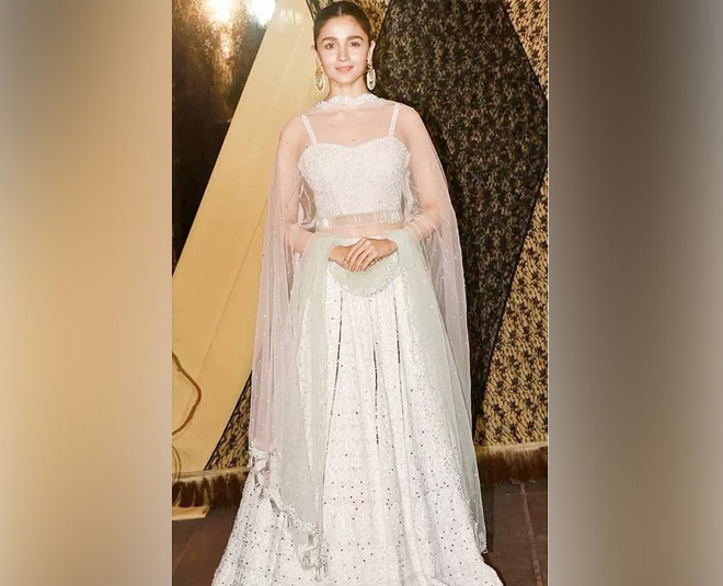 Diwali 2020: We take a look at the most stylish Bollywood Diwali fashion -  Masala