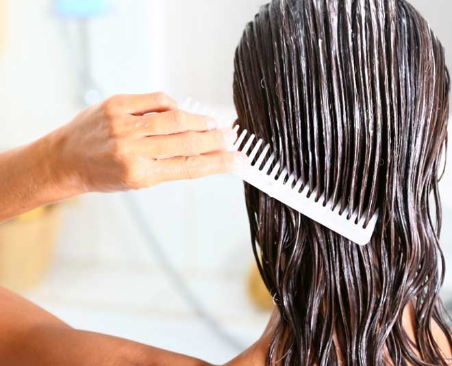 apply hair conditioner