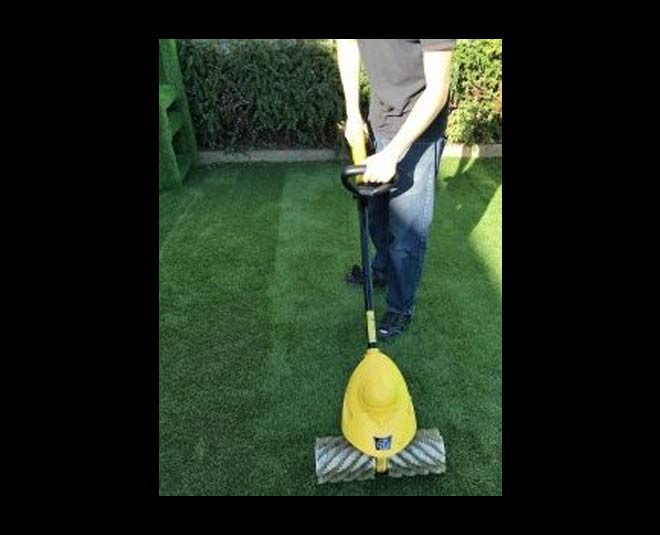 artificial grass cleaner