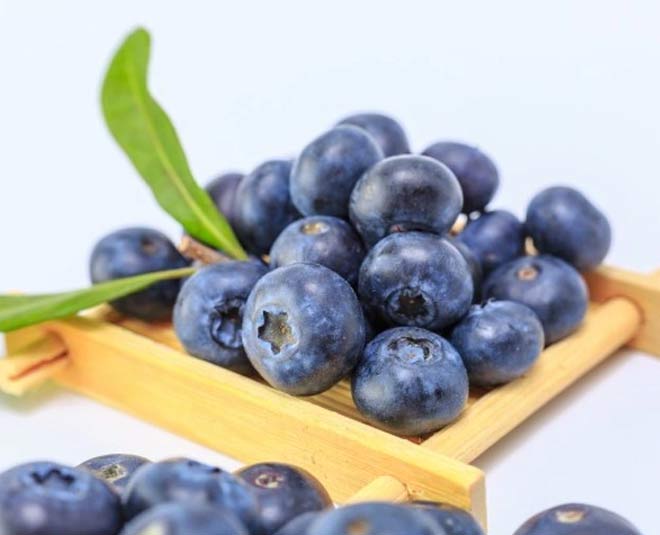 blueberry face pack for glowing skin