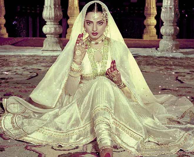 Pin by Arshiya Husna on clothing | Retro theme dress, Bollywood outfits,  Retro outfits 90s women