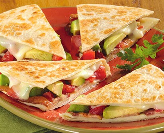 chicken and avocado sandwich