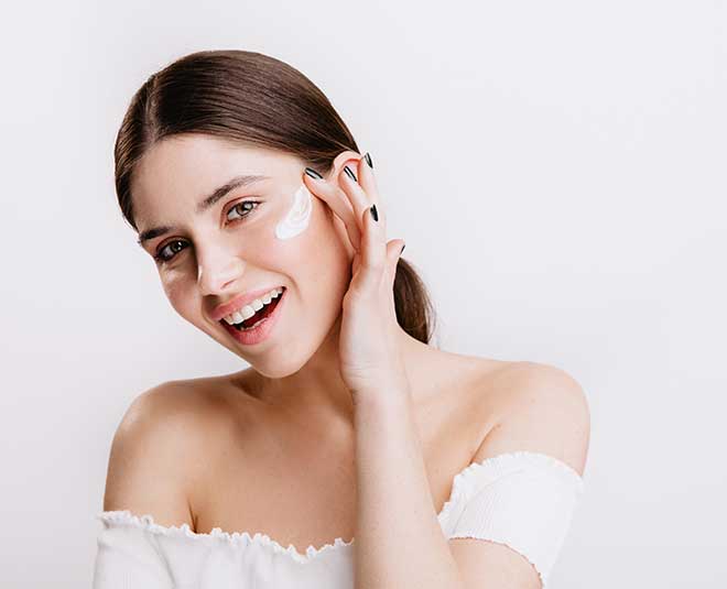 How To Use Egg White To Get Rid Of Facial Fair Removal In Hindi how