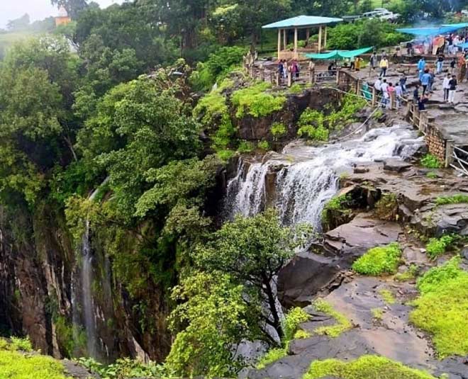 famous hill stations mandu in madhya pradesh