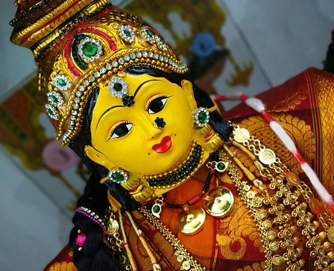 goddess lakshmi idol