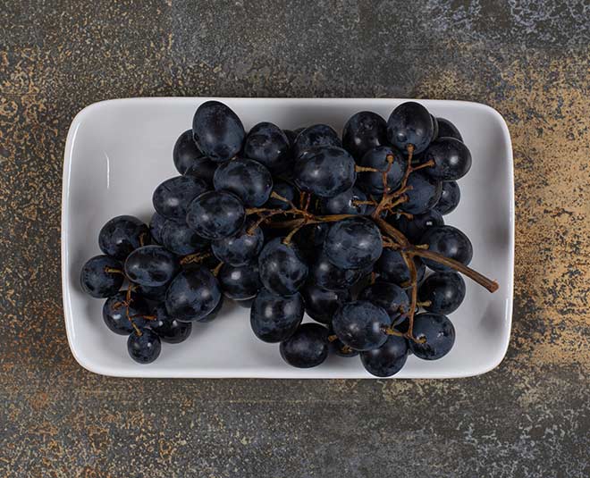 health benefits of black grapes for skin