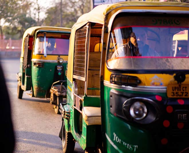 how to reach lal quarter market