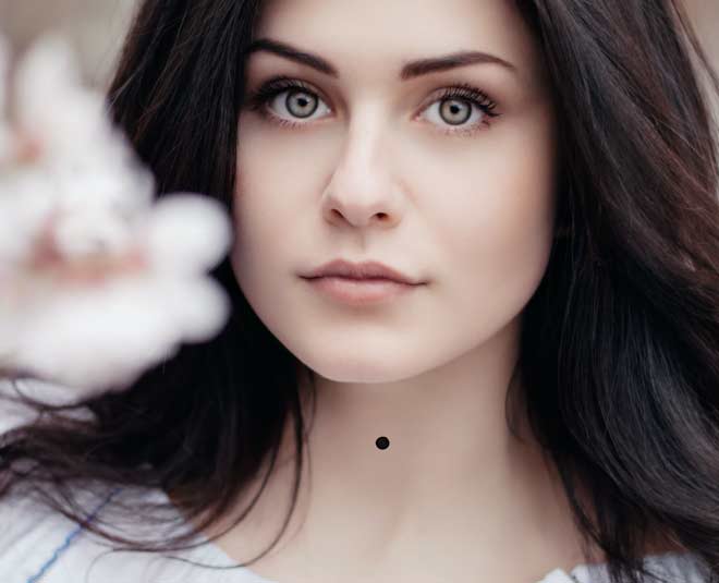 moles on neck astrology