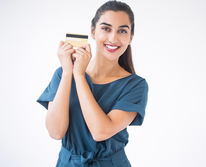 क्रेडिट कार्ड का बिल देते समय ध्यान रखें ये बातें- money savings card