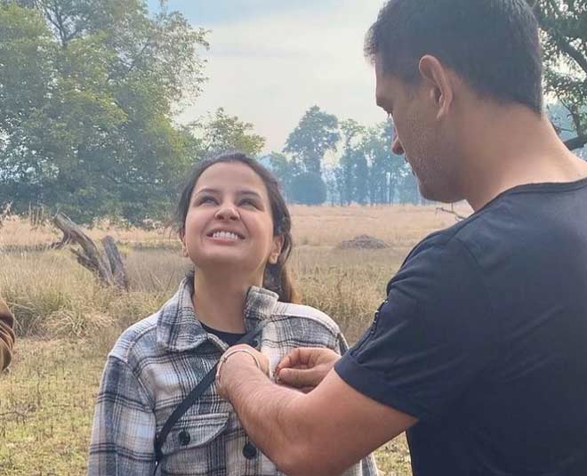 धोनी करते हैं वाइफ साक्षी की बहुत केयर ms dhoni birthday