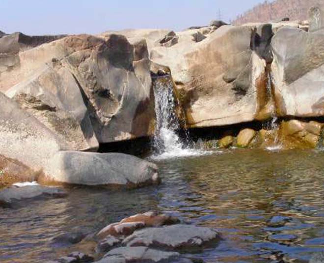 tourist places of omkareshwar kajal rani cave