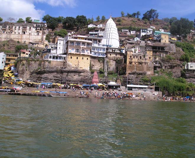 tourist places of omkareshwar timple
