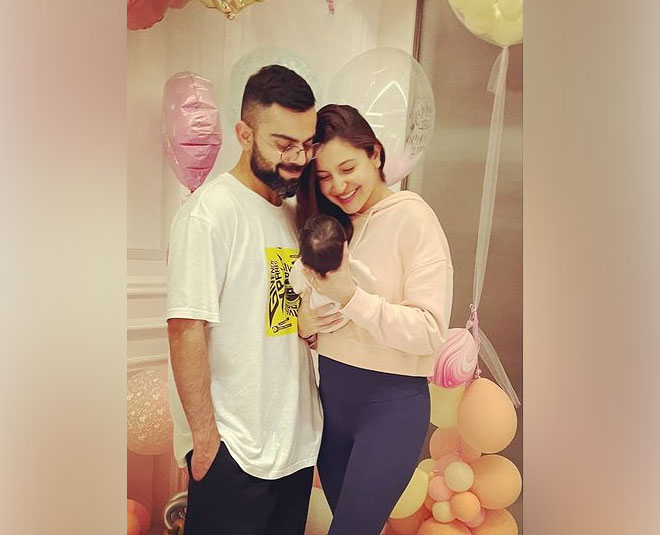 बेटी की पहली तस्वीर शेयर कर बताया नाम vamika kohli first pic