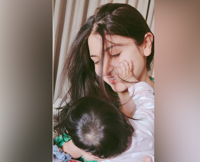 वामिका के साथ क्वालिटी टाइम बिताती अनुष्का virat kohli Instagram