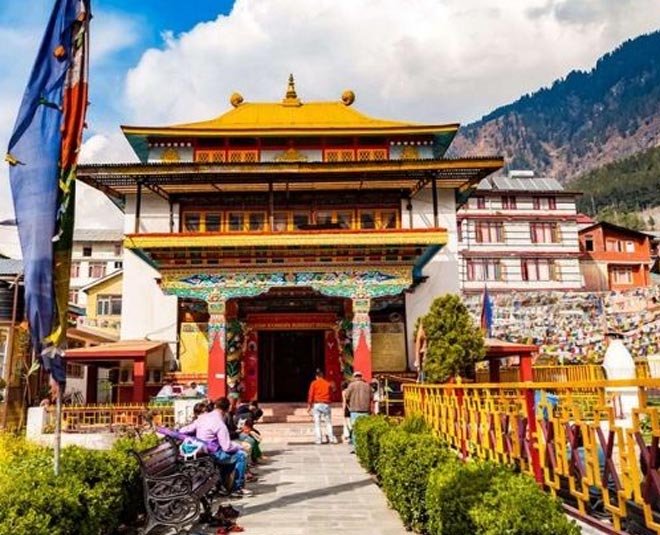visit buddhist monastery in tibet