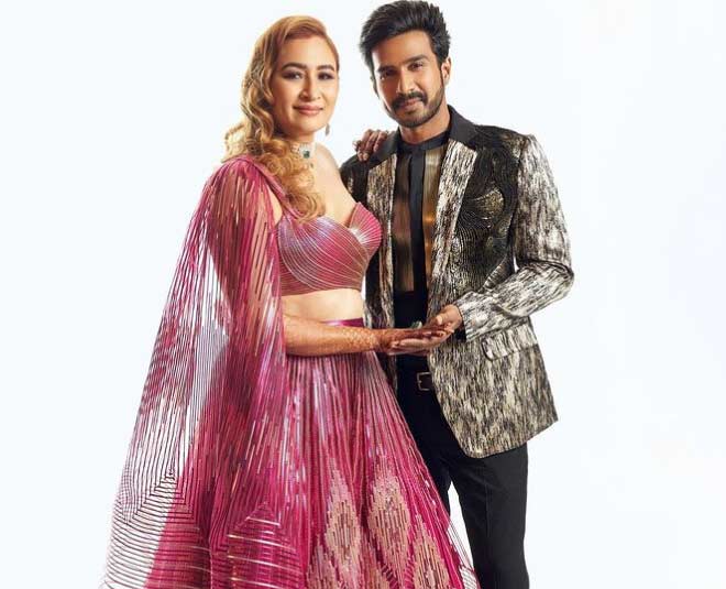रिसेप्शन में डैपर अवतार Reception look of jwala gutta vishnu vishal