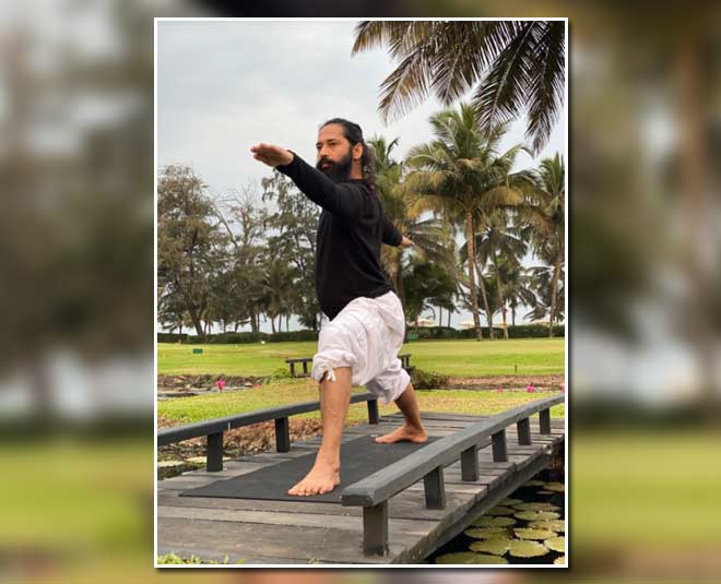 Veera Bhadrasana inside 