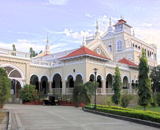 aga khan palace inside