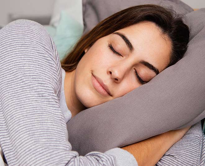 Best Trick To Fall Asleep Fast-सिर्फ 2 मिनट में ही आ जाएगी नींद अगर आप  आजमाएंगे ये मिलिट्री तकनीक