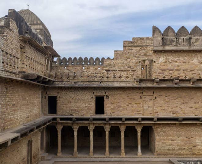 chanderi fort in mp inside 
