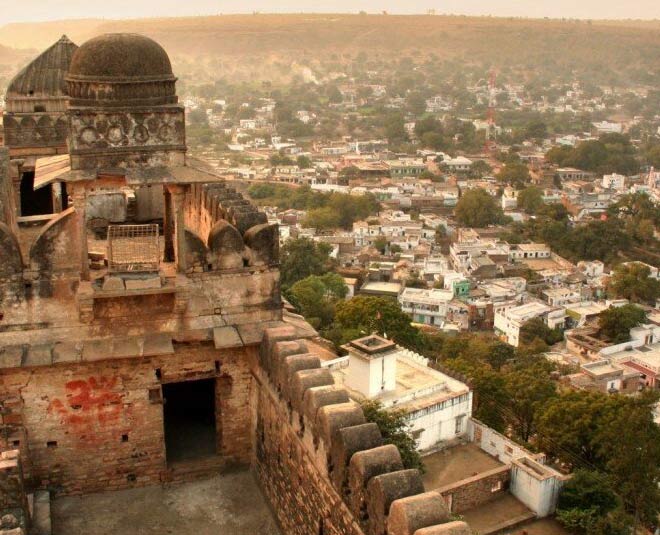 Chanderi Fort In Mp History In Hindi | chanderi fort in mp history ...