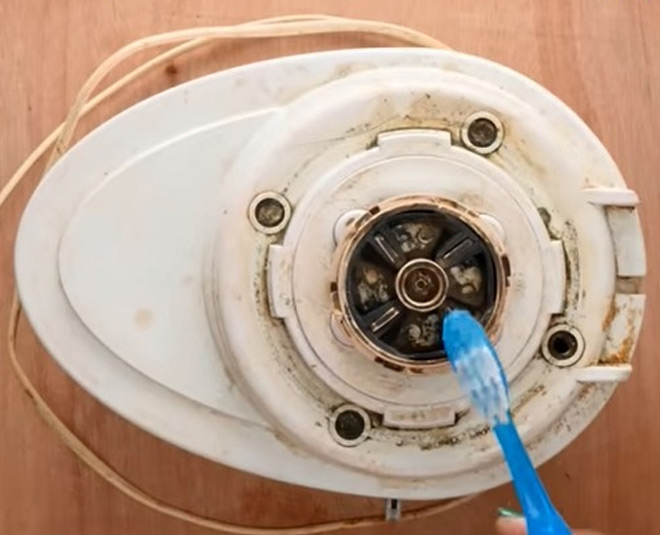 मिक्सर की ऐसे करें सफाई clean mixer