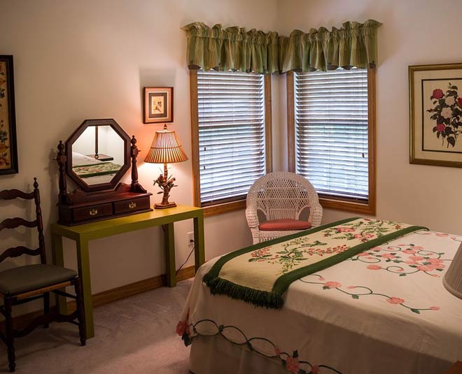 dressing table in bedroom