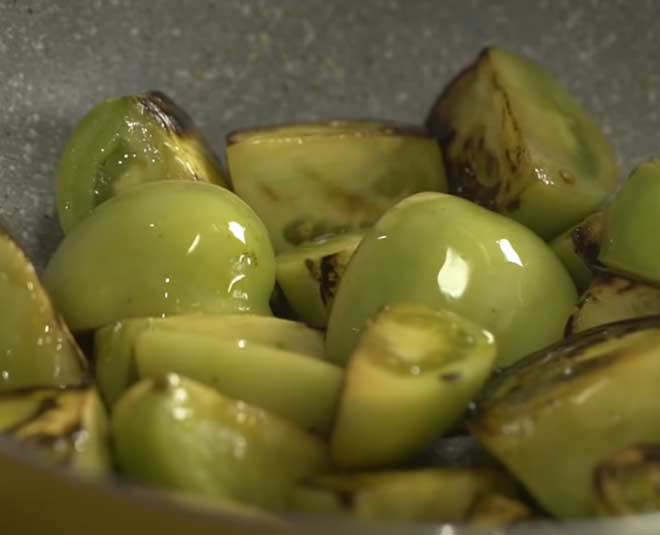 Make Chef Ranveer Brar Special Green Tomato Chutney At Home In Hindi