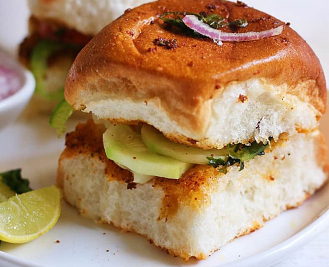 inside  Masala Paw Sandwich Recipe