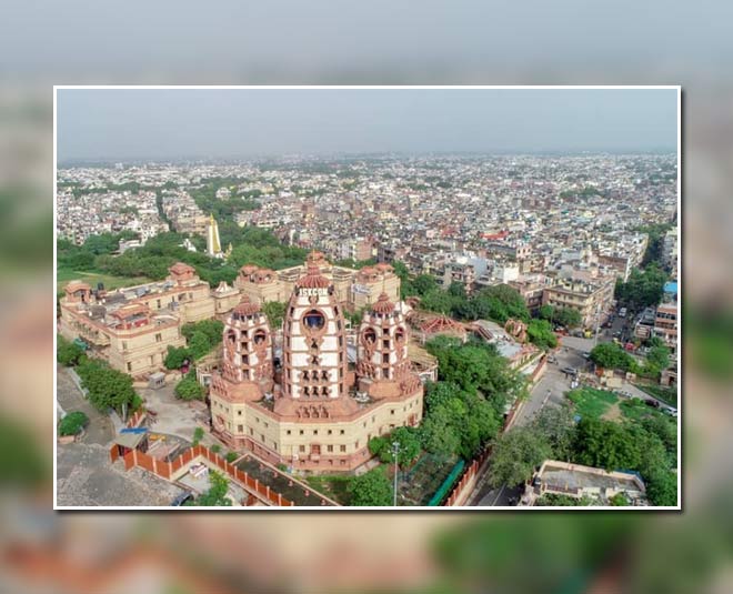 inside  delhi temple
