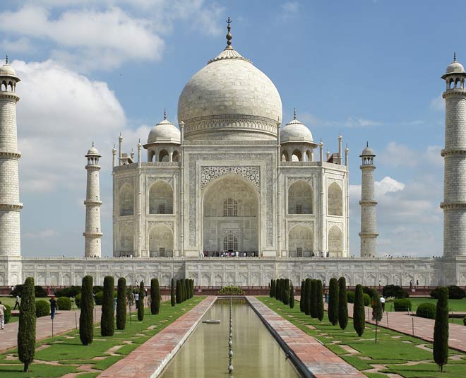 1857 विद्रोह ने पहुंचाया नुकसान inside ATTACK ON IN TAJ MAHAL