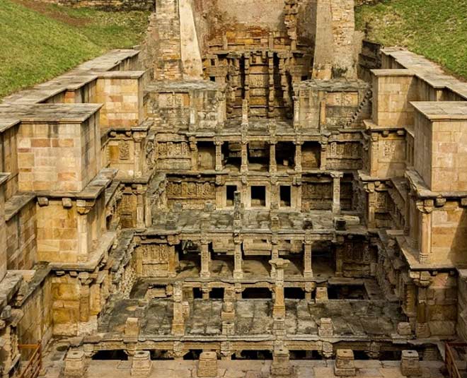 inside  Rani ki wae