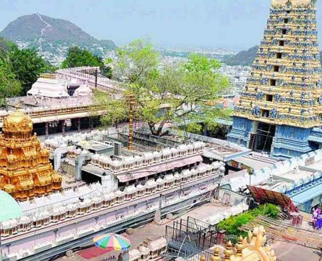 inside  undavalli caves