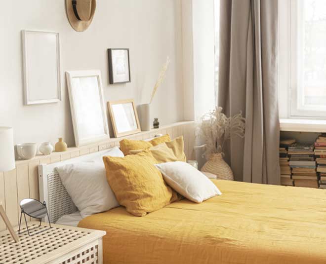 inside  bedsheet in hindi