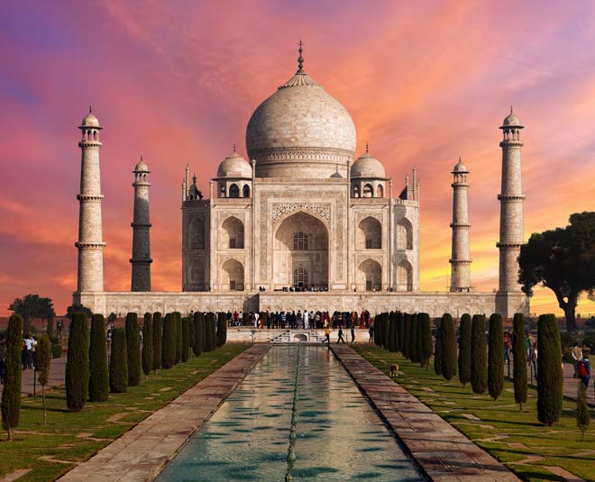 कुतुब मीनार से भी है लंबा inside taj mahal