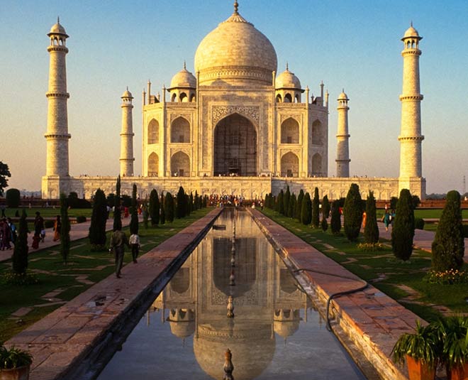 लकड़ी से बनी है नींव inside fact about taj mahal