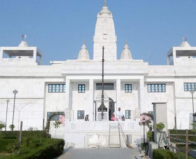 kanpur famous places to visit isckontemple inside 