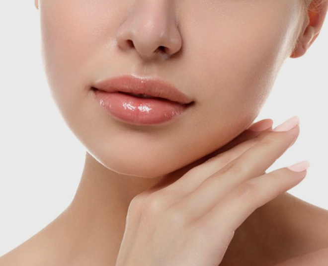 टूथपेस्ट से होठों को करें स्क्रब lip scrub