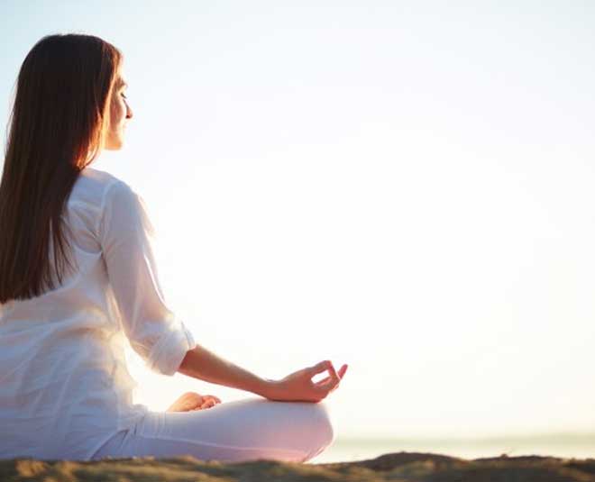 कुछ मिनट मेडिटेशन करें meditation for weight loss inside