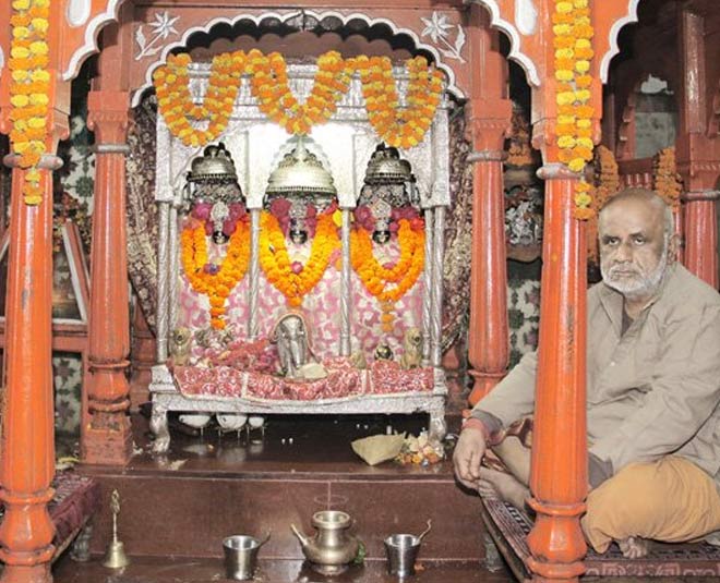 patan devi temple patna in bihar inside 