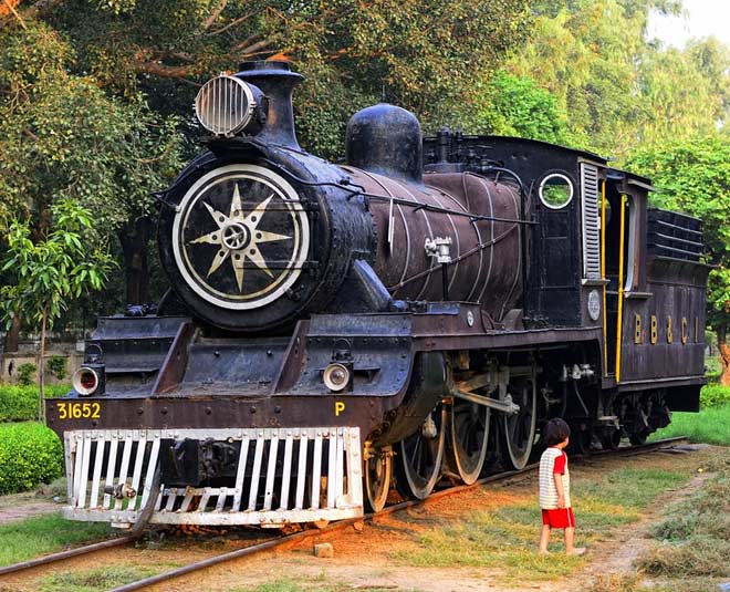 रेल म्यूजियम places to visit in delhi with children inside