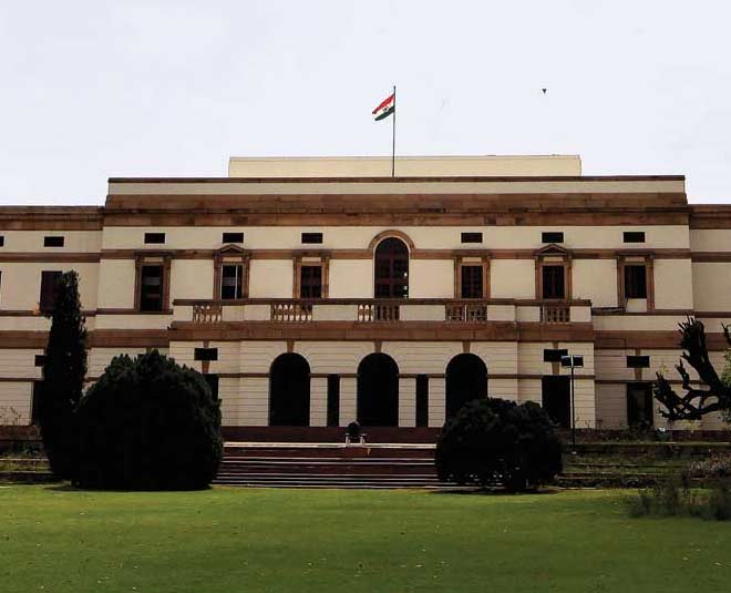 तीन मूर्ति भवन places to visit in delhi with children inside