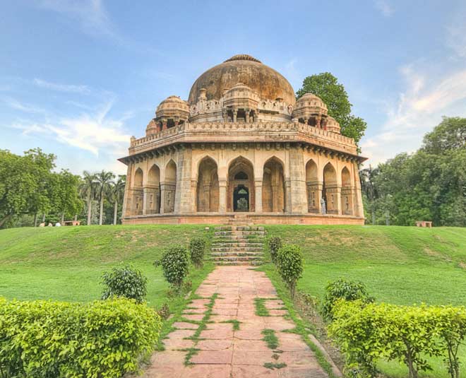 लोधी गार्डन places to visit in delhi with children inside
